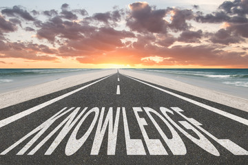 小米、华为、三星：当下三款主流折叠屏手机摸机对比