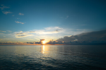 小米、华为、三星：当下三款主流折叠屏手机摸机对比